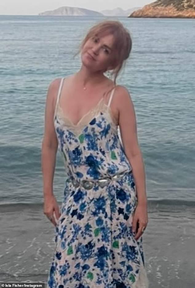 News Room : Isla Fisher shares racy holiday photo as