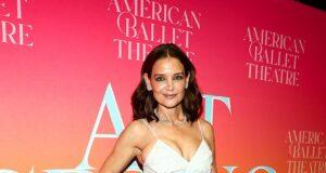 News Room : Katie Holmes, 47, looks flawless at New York ballet gala with her rarely-seen mother… amid plastic surgery whispers