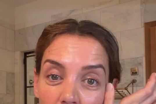 News Room Katie Holmes 47 reveals her minimal makeup