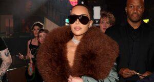 News Room : Kim Kardashian roasted over ‘ridiculous’ outfit at Gucci show as she sits front row with Anna Wintour and Mariah Carey