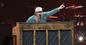 News Room : Morgan Wallen suffers shocking onstage meltdown as he FLIPS piano mid-concert in Denver
