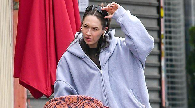 News Room Pete Davidsons ex Elsie Hewitt emerges with