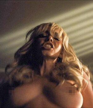 News Room Sydney Sweeney goes completely TOPLESS again in