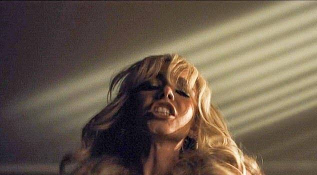 News Room Sydney Sweeney goes completely TOPLESS again in