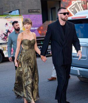 News Room Taylor Swift dazzles in glittering gown as