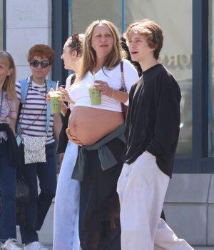 News Room Tobey Maguires pregnant ex Jennifer Meyer 49