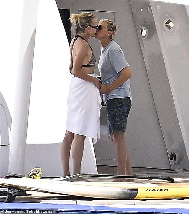 News Room : Ellen DeGeneres and wife Portia de Rossi