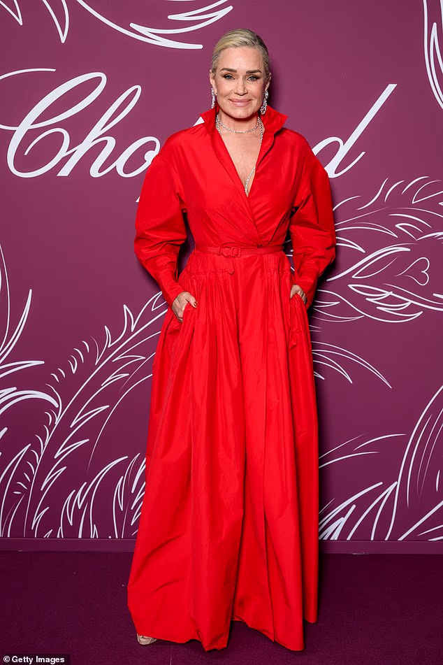 News Room : Gigi and Bella Hadid's mother Yolanda, 62,