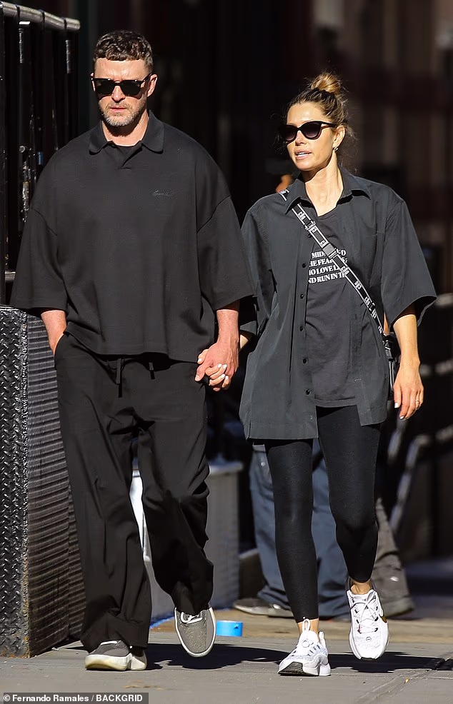 News Room : Justin Timberlake and Jessica Biel put on
