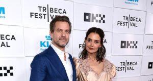 News Room : Katie Holmes and Joshua Jackson fans fawn over the Dawson’s Creek stars as they make flirty red carpet display