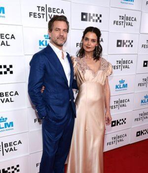 News Room : Katie Holmes and Joshua Jackson fans fawn over the Dawson’s Creek stars as they make flirty red carpet display News Room Katie Holmes and Joshua Jackson fans fawn