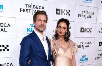 News Room : Katie Holmes and Joshua Jackson fans fawn over the Dawson’s Creek stars as they make flirty red carpet display News Room Katie Holmes and Joshua Jackson fans fawn