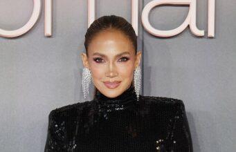 News Room : Makeup-free Jennifer Lopez sparks frenzy as fans praise her ‘flawless’ skin at age 56 News Room Makeup free Jennifer Lopez sparks frenzy as fans