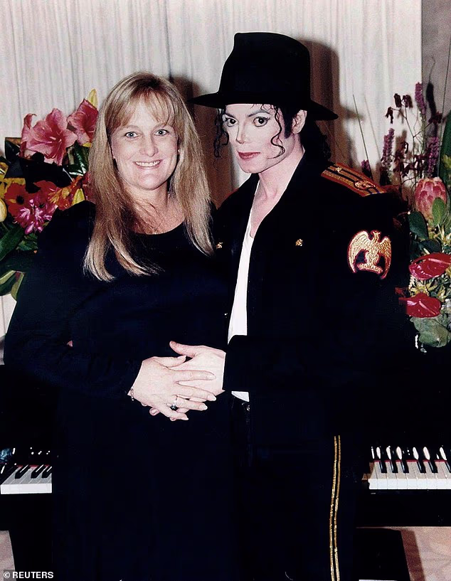 News Room : Michael Jackson’s ex Debbie Rowe is unrecognizable on rare outing after smash biopic, see her now at 67