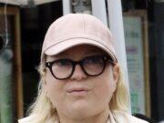 News Room Rarely seen Australian pop star Sia steps out