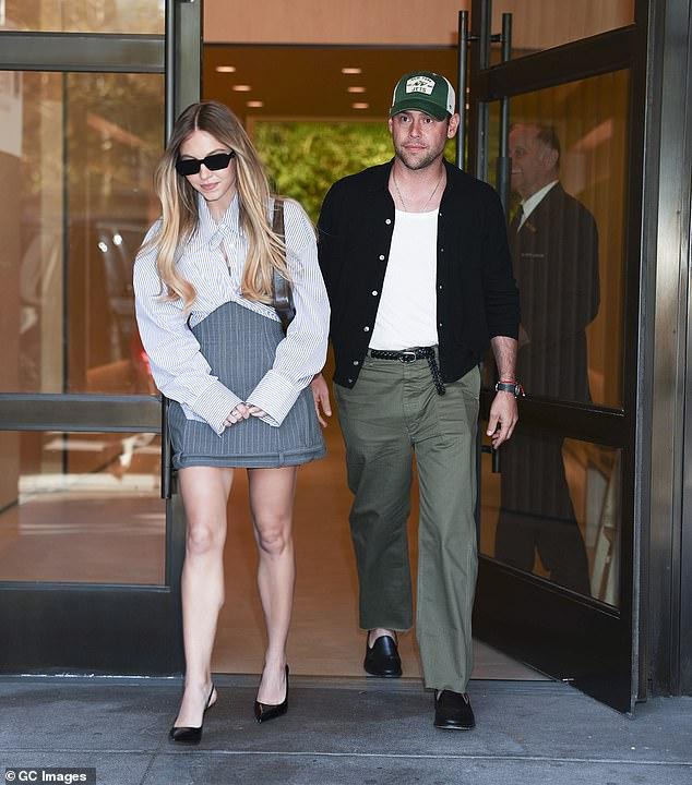 News Room : Scooter Braun and Sydney Sweeney risk awkward