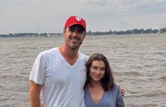 News Room : Bachelor alum Ben Higgins announces he and his wife are expecting their second child: ‘Overwhelmed with joy’ News Room Bachelor alum Ben Higgins announces he and