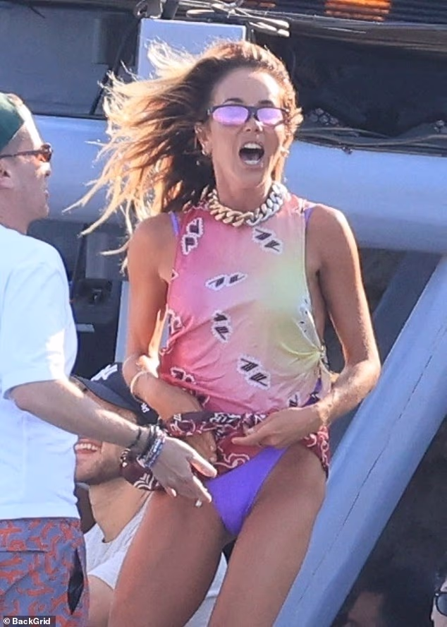 News Room : Ciggie-smoking Pip Edwards lets loose in Mykonos