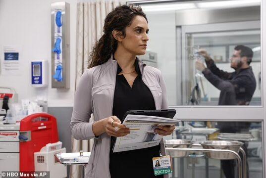 News Room : Emmy Awards diversity takes steep dive as nominated actors of color decrease while fans blast The Pitt’s nods News Room Emmy Awards diversity takes steep dive as